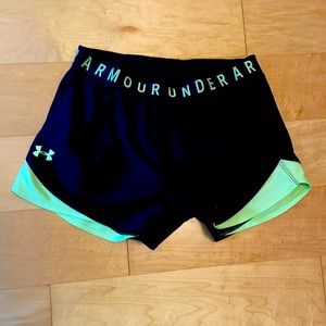Under Armour Loose Fit Heat Gear Women's Black Shorts w lime green Medium